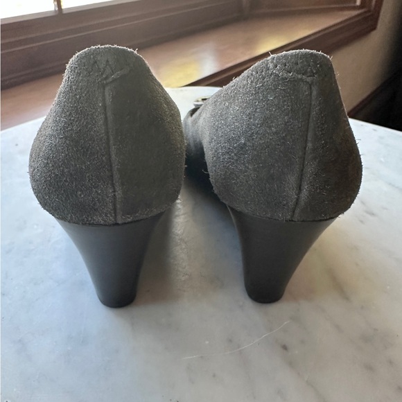 Tory Burch Women's Taupe Suede Heels - Picture 2 of 7